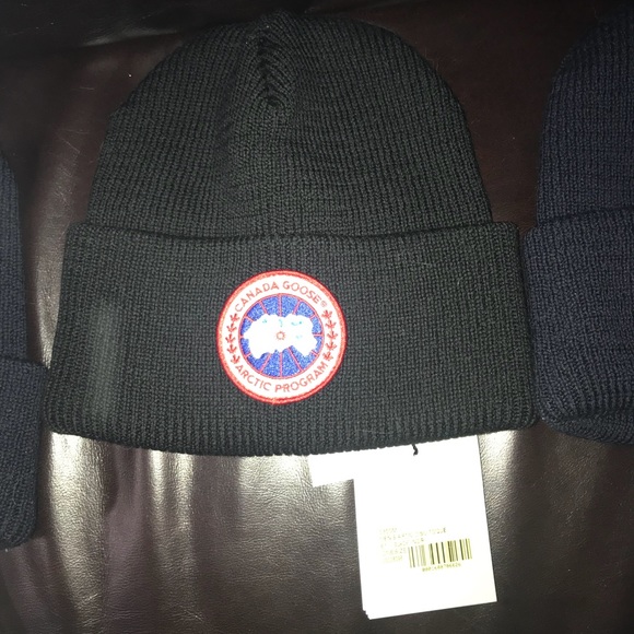 Canada Goose Beanies - Picture 2 of 4